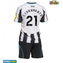 Newcastle United Tino Livramento #21 Heimtrikotsatz Kinder 2025-26 Kurzarm (+ Kurze Hosen)